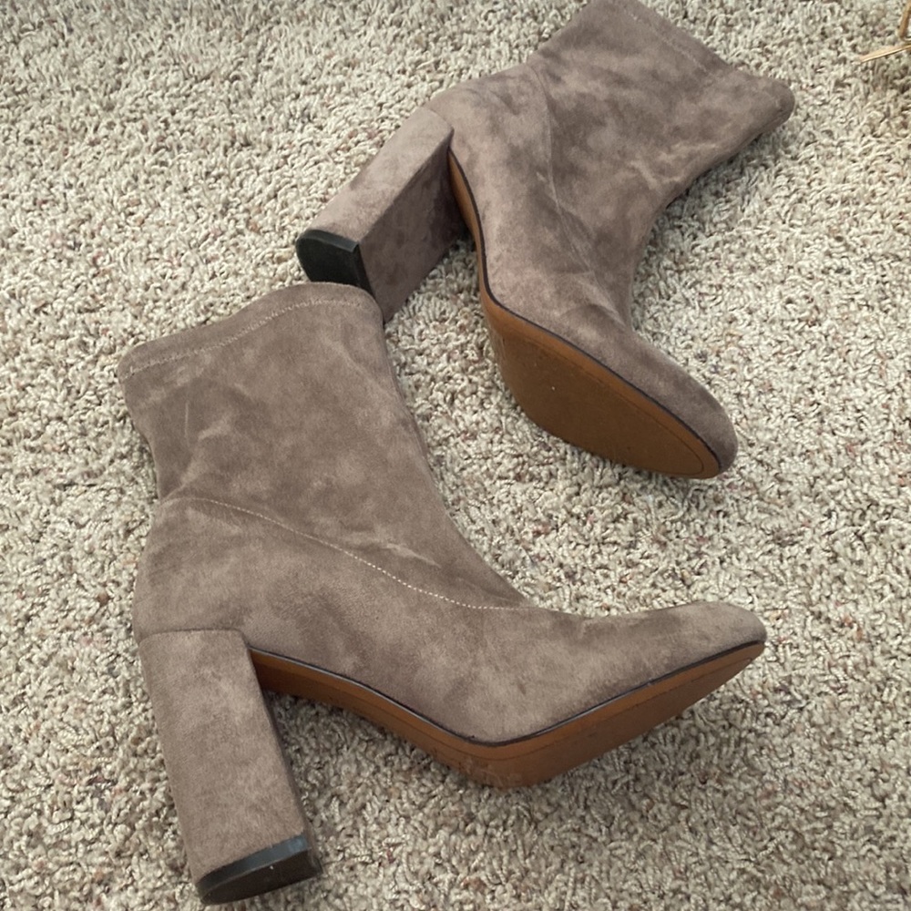 Worn Once Bcbg Generation Mocha Colored Soft Sued… - image 4